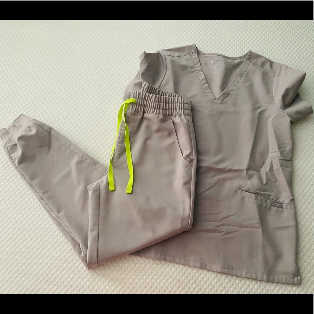 Slate Figs Scrub Set